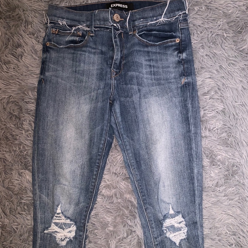 Dark wash skinny jeans